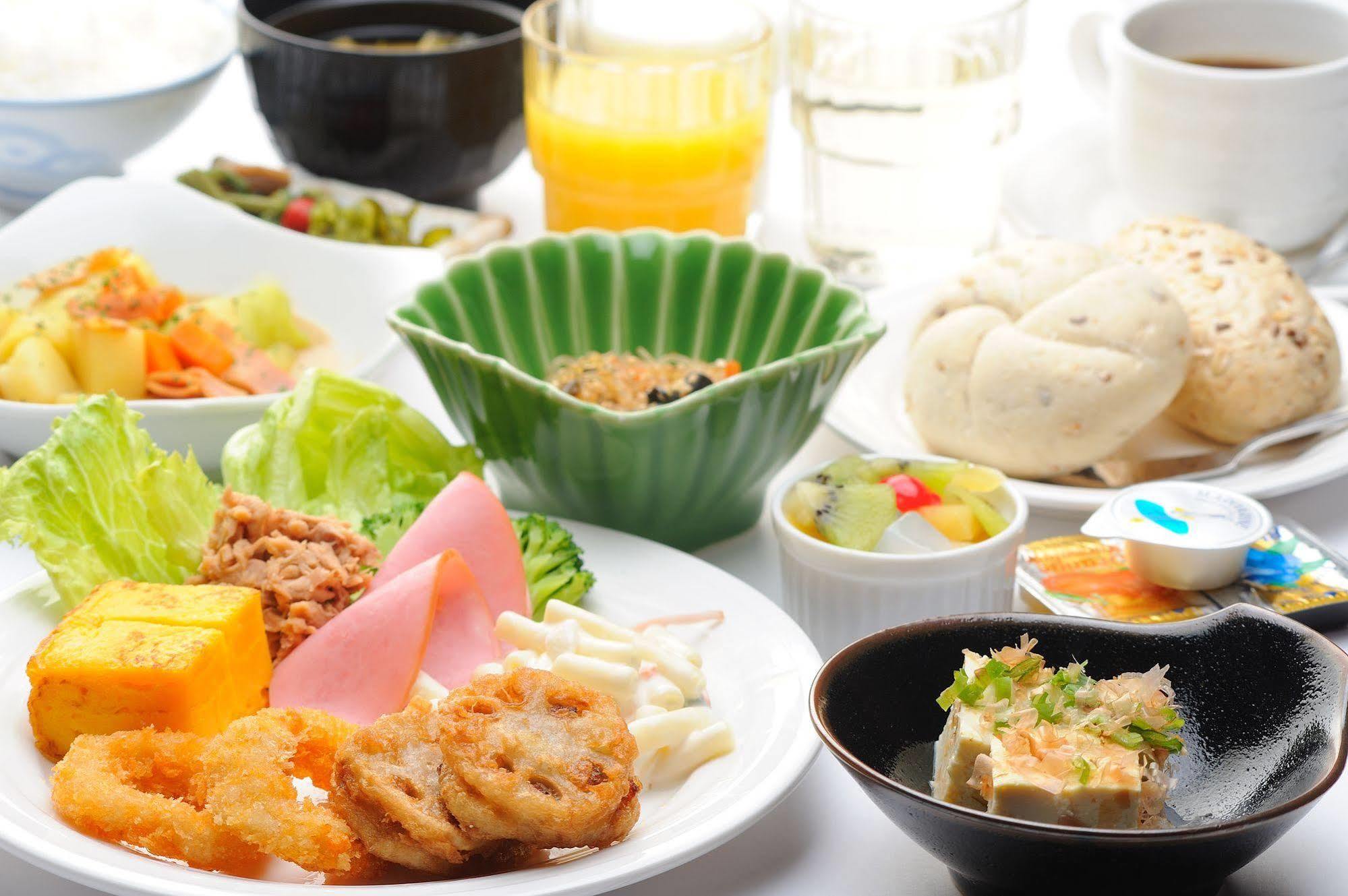 Hotel Route-Inn Wakamiya Inter Miyawaka Bagian luar foto